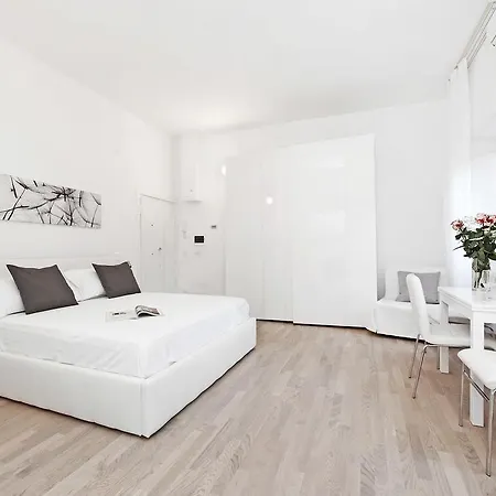 Apartment White Flat Colosseo Rom