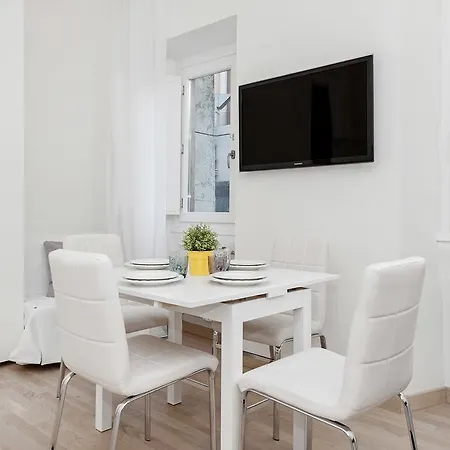 White Flat Colosseo *