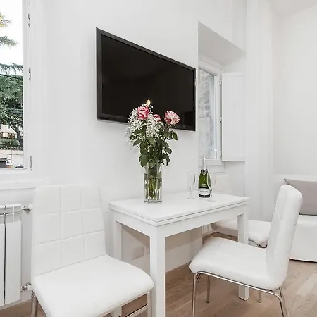 White Flat Colosseo *