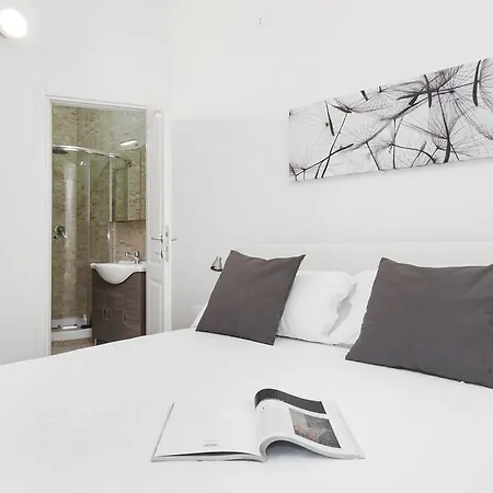 White Flat Colosseo Apartament *