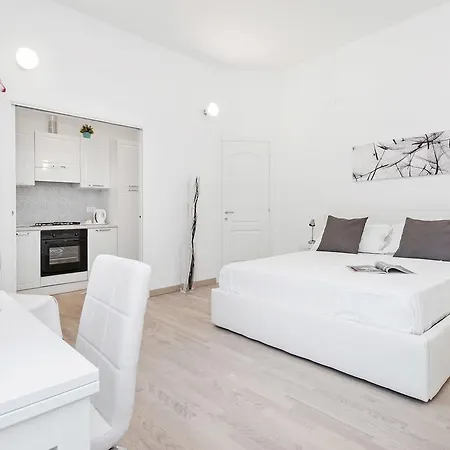 White Flat Colosseo *